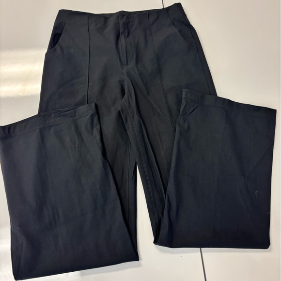 Vuori Black Wide Leg Pants. Size medium - Picture 1 of 11